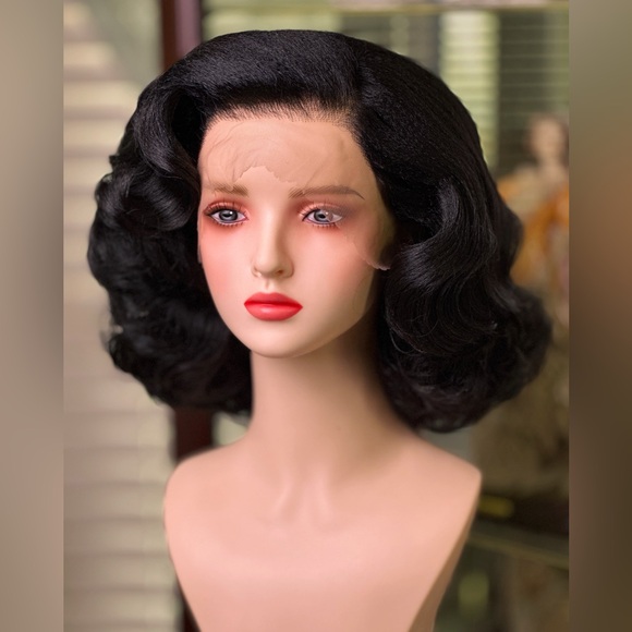 Femme Fatale Black Lacefront Wig - Picture 1 of 4